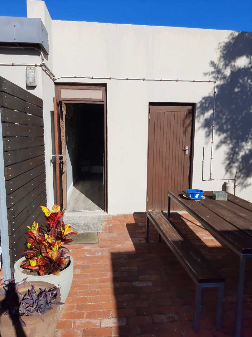 To Let 1 Bedroom Property for Rent in Summerstrand Eastern Cape